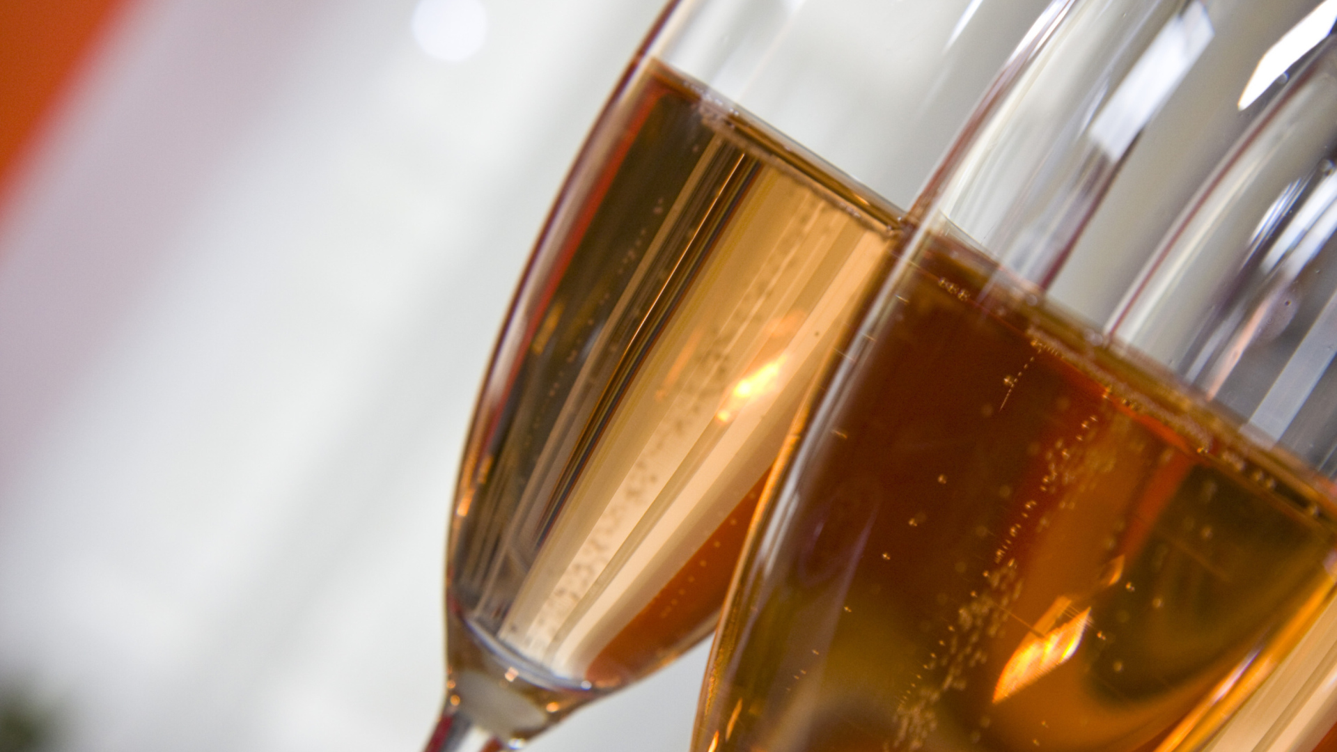 Rose champagne in glass wallpaper 1920x1080