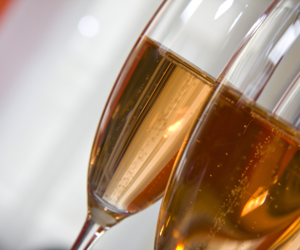 Rose champagne in glass screenshot #1 960x800