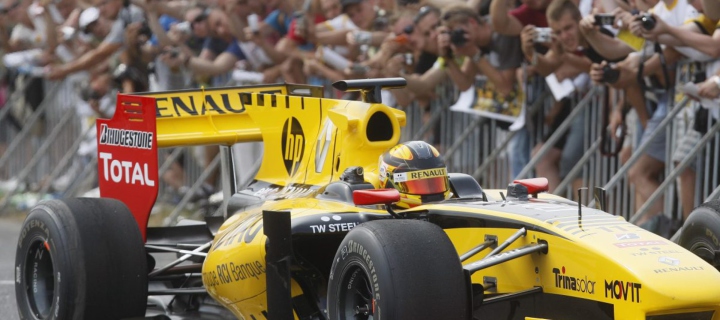 Das N-Gine Renault F1 Team Show, Robert Kubica Wallpaper 720x320