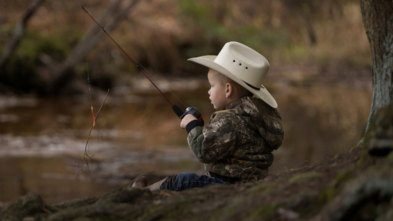 Fondo de pantalla Fisherman Kid 1280x720