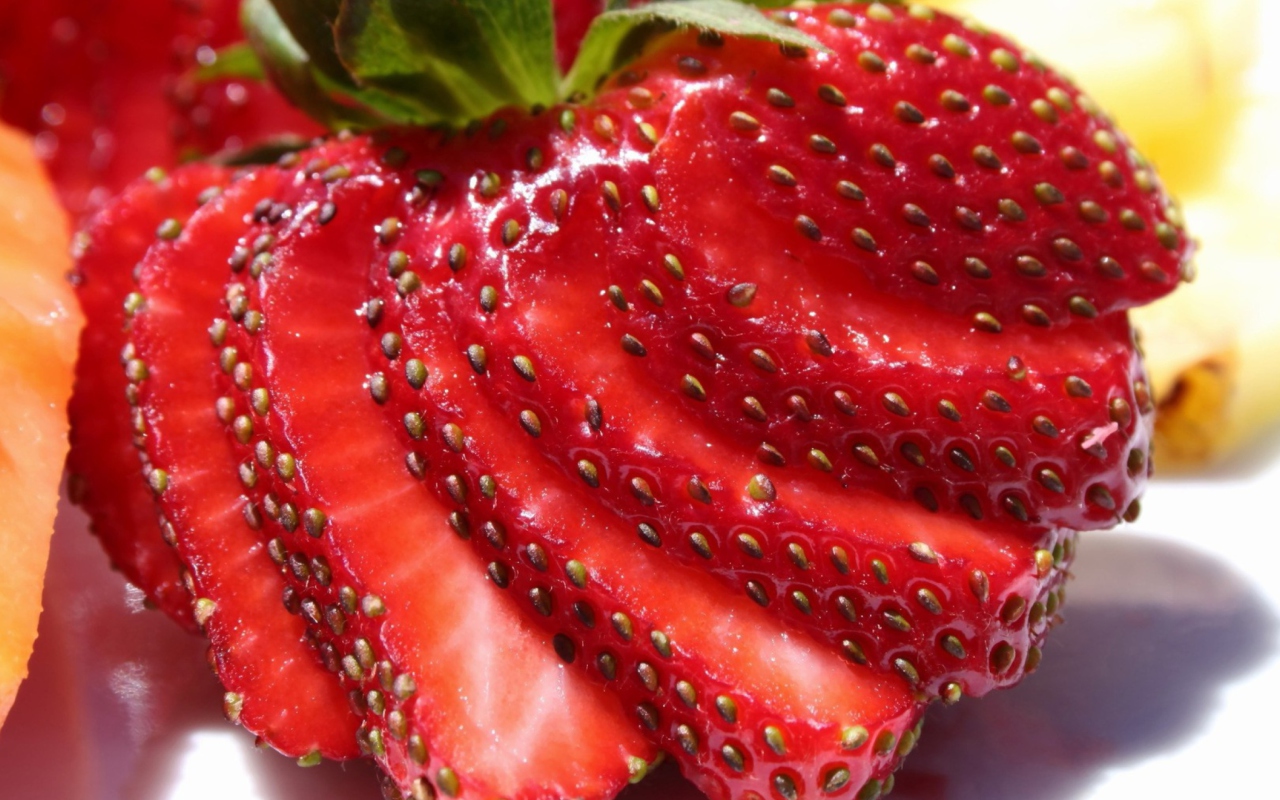 Sliced Strawberries screenshot #1 1280x800