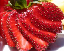 Screenshot №1 pro téma Sliced Strawberries 220x176