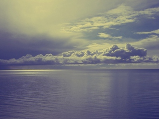 Das Sea And Clouds Wallpaper 320x240