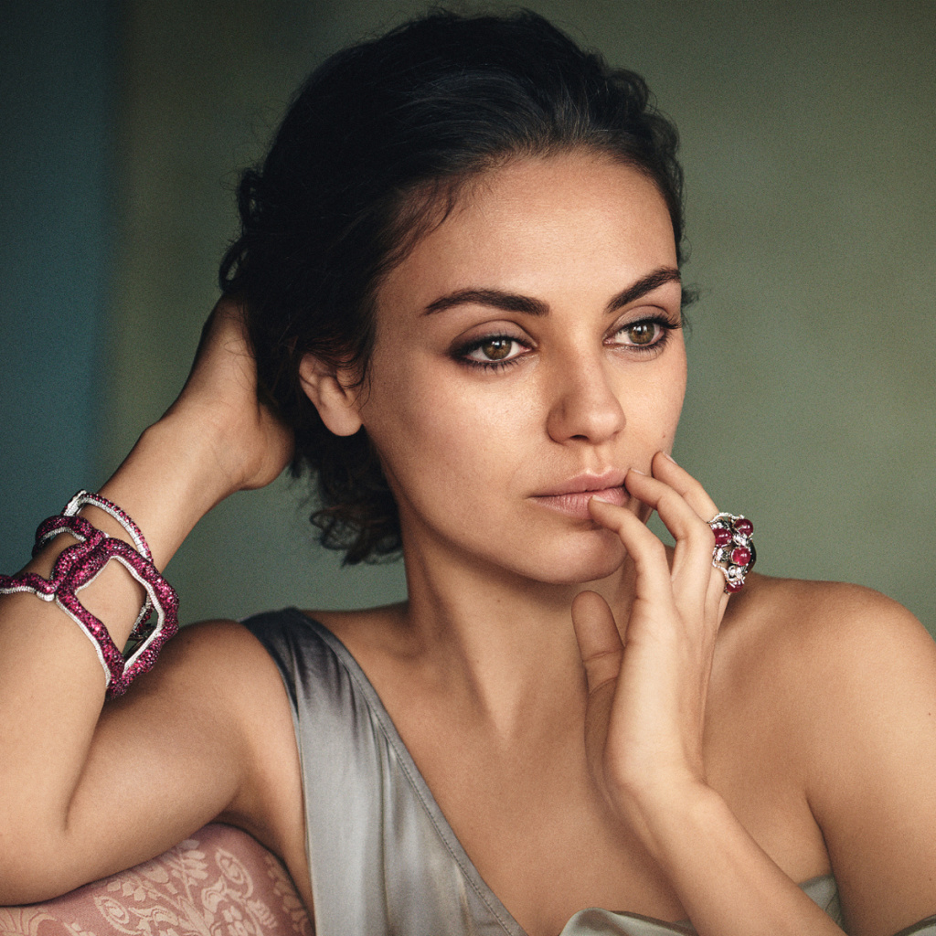 Mila Kunis American actress wallpaper 1024x1024