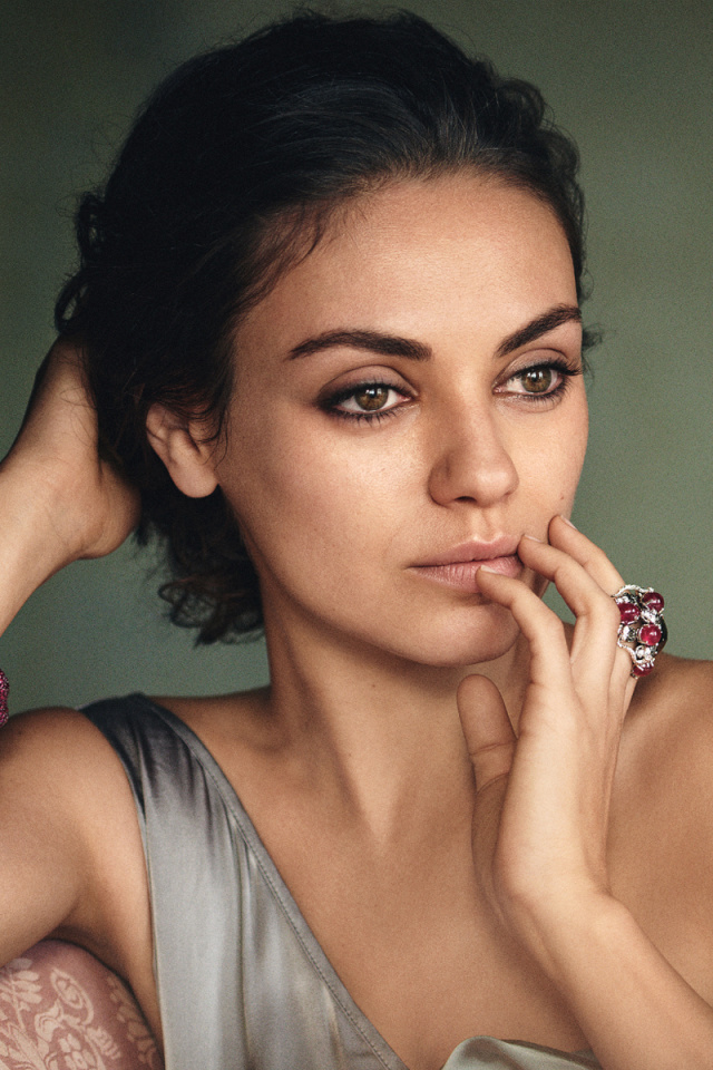 Sfondi Mila Kunis American actress 640x960