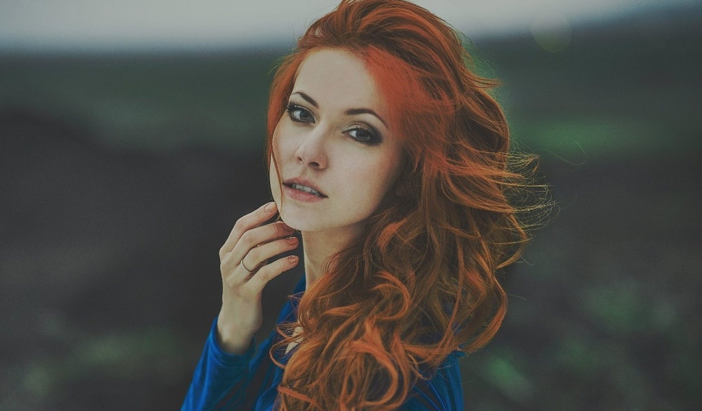 Beautiful Redhead Girl wallpaper 1024x600