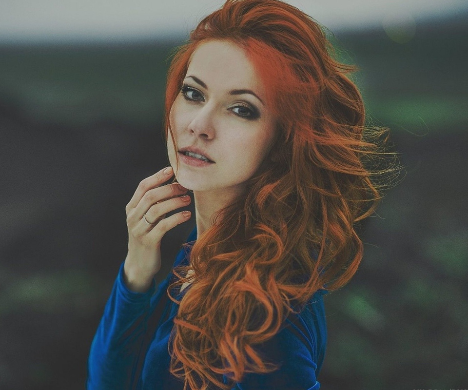 Das Beautiful Redhead Girl Wallpaper 960x800