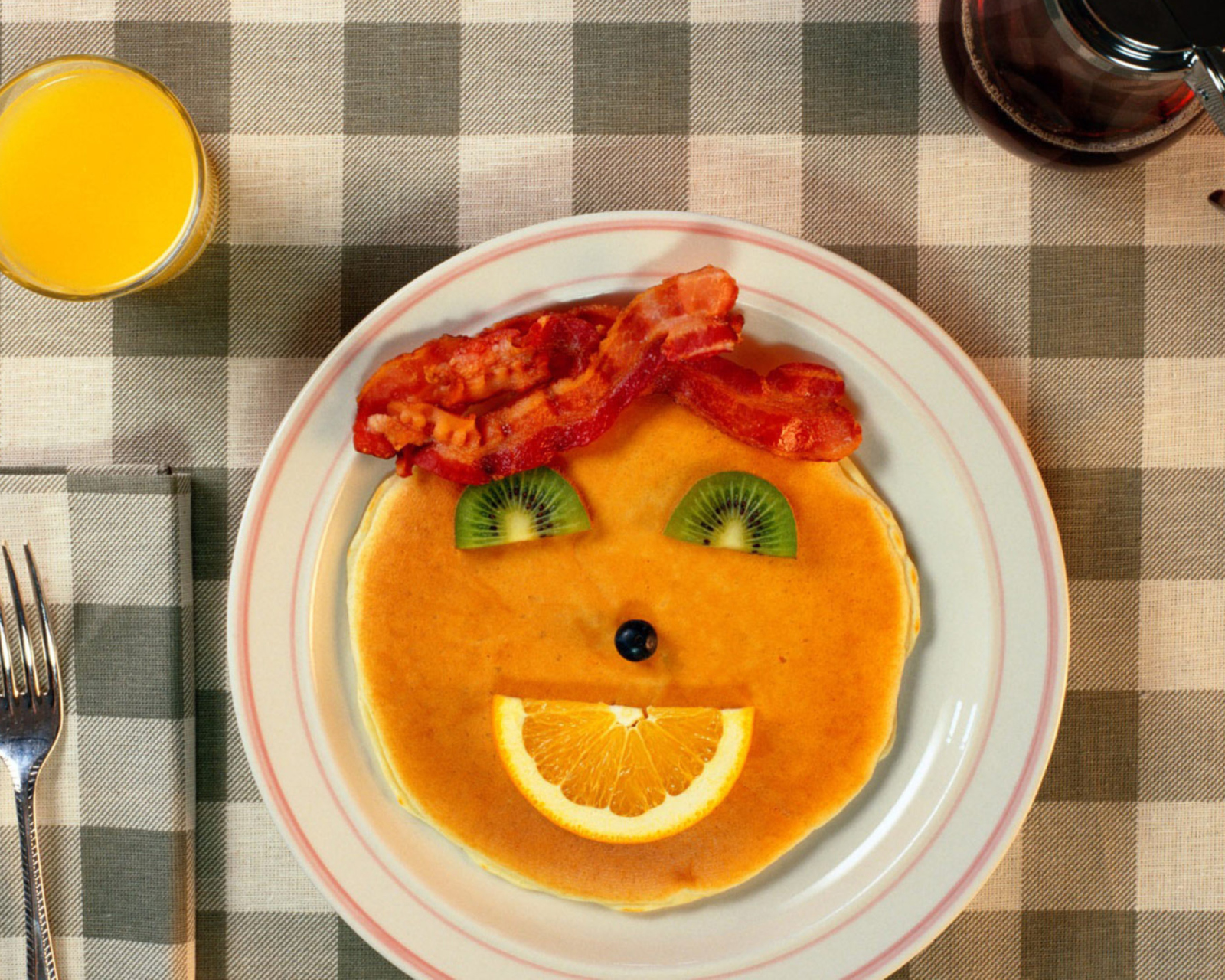 Das Kids Breakfast Wallpaper 1600x1280