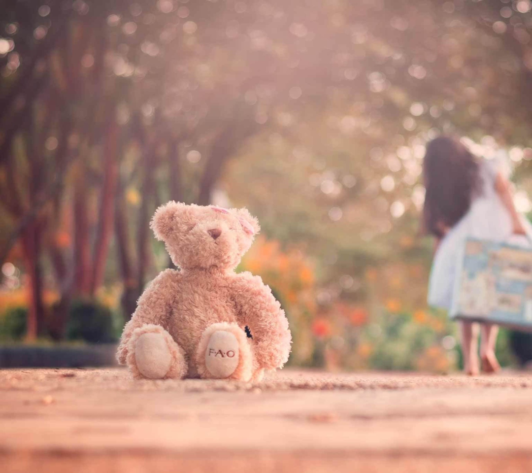 Teddy Bear Left Alone On Road screenshot #1 1080x960