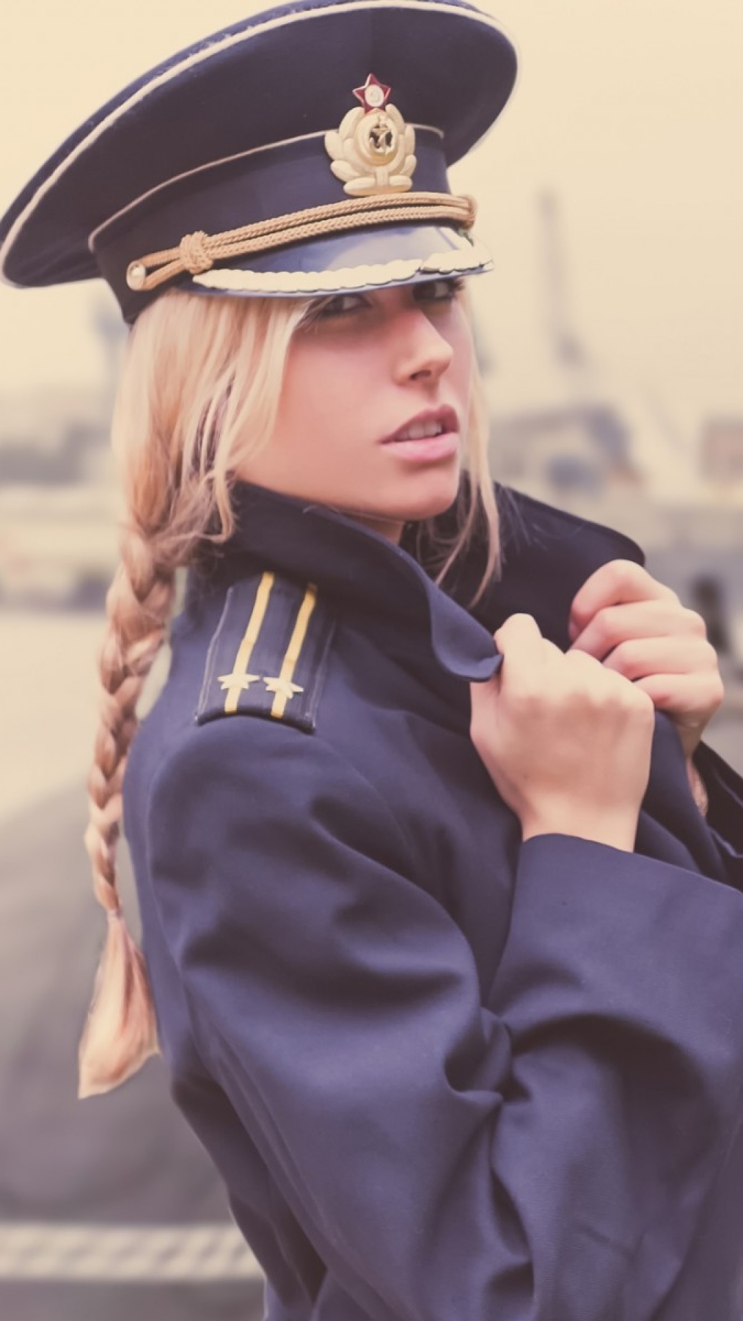 Fondo de pantalla Blonde military Girl on Marine Navy 1080x1920