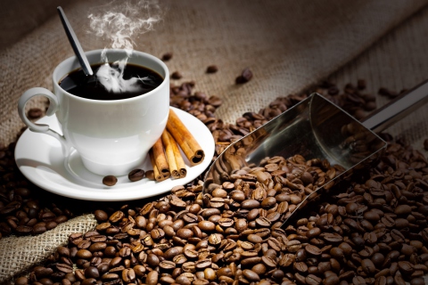 Sfondi Cup Of Hot Coffee And Cinnamon Sticks 480x320