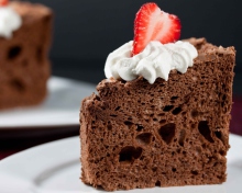 Fondo de pantalla Strawberry And Cream Chocolate Cake 220x176