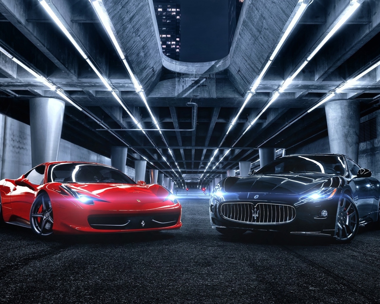 Обои Ferrari compare Maserati 1280x1024