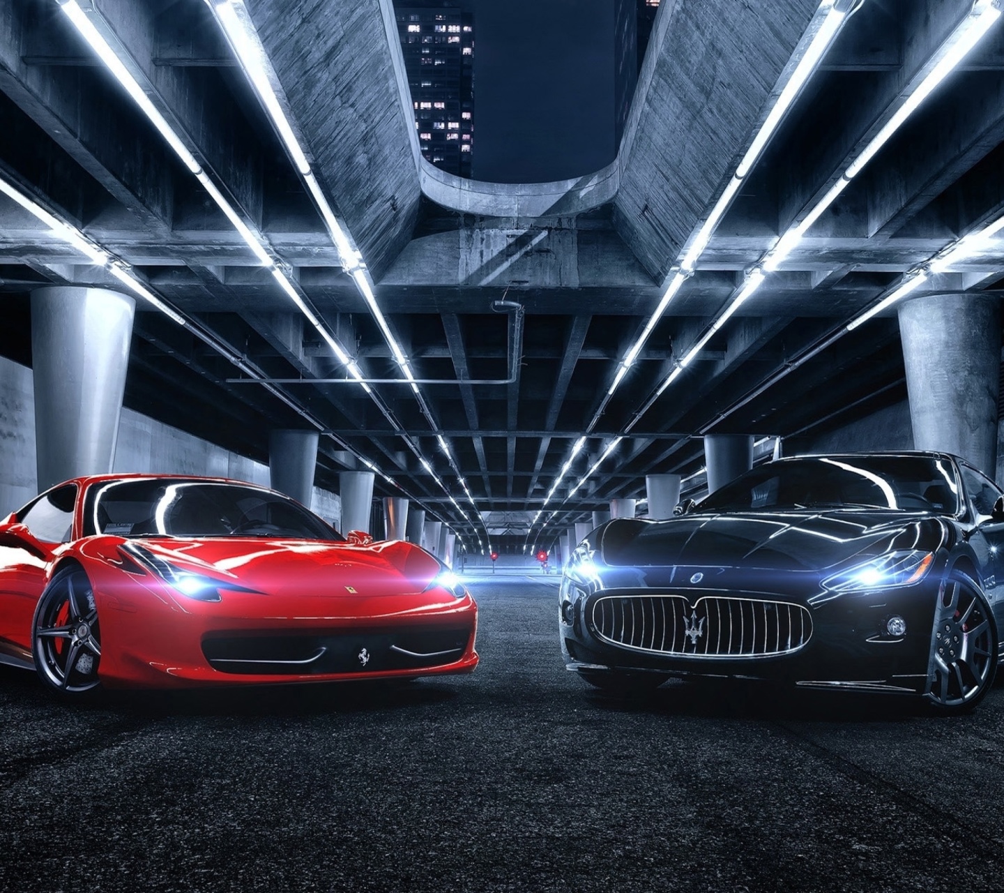 Обои Ferrari compare Maserati 1440x1280