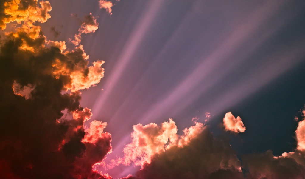 Das Colorful Clouds Wallpaper 1024x600