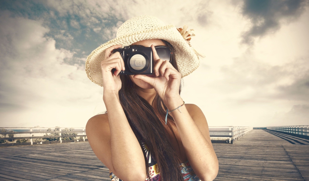 Cute Photographer In Straw Hat wallpaper 1024x600