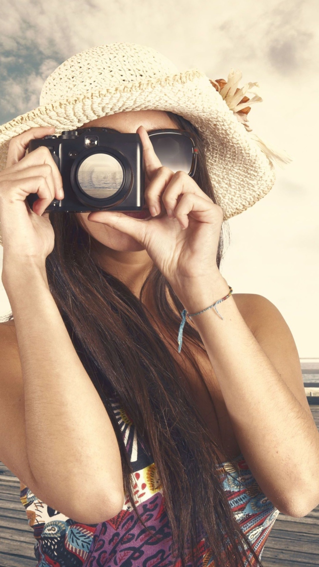 Cute Photographer In Straw Hat wallpaper 640x1136
