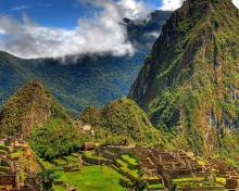 Machu Picchu In Peru wallpaper 220x176
