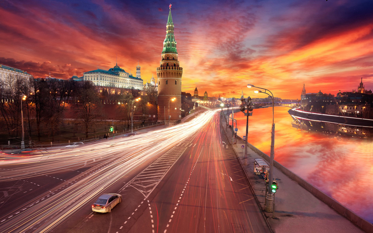 Fondo de pantalla Red Sunset Over Moscow Kremlin 1280x800
