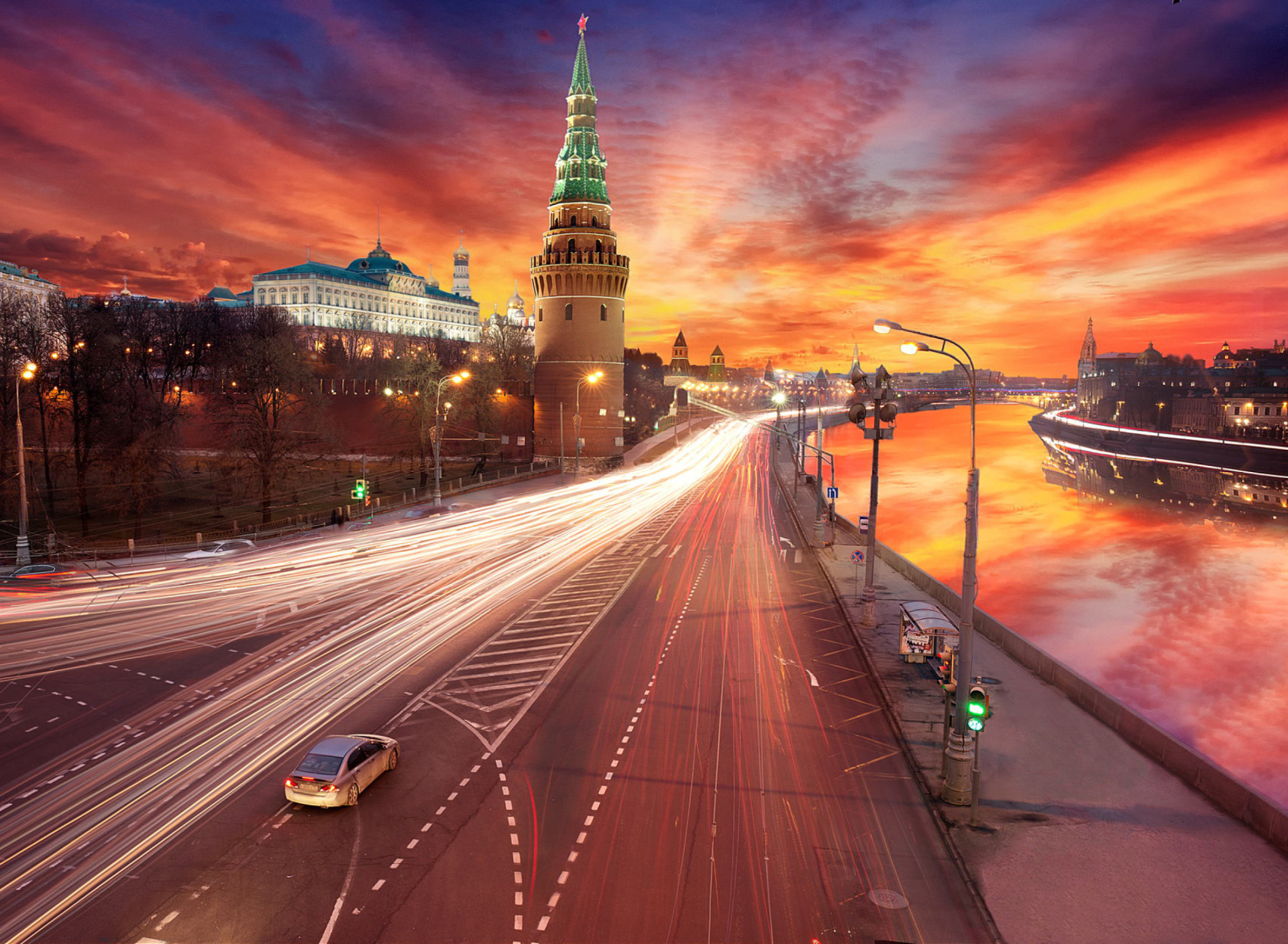 Fondo de pantalla Red Sunset Over Moscow Kremlin 1920x1408