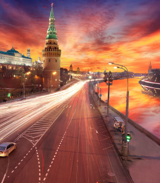 Red Sunset Over Moscow Kremlin sfondi gratuiti per iPhone 5
