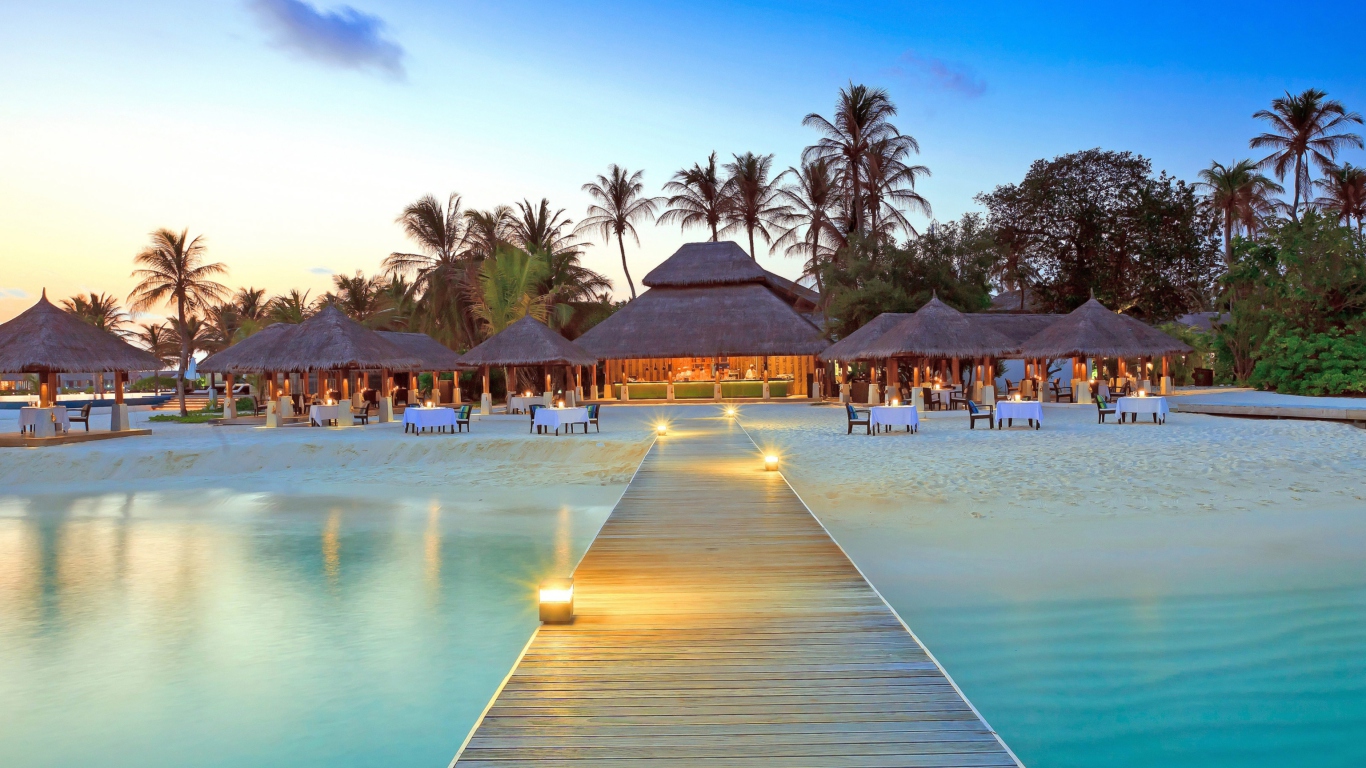 Sfondi Maldive Islands Resort 1366x768