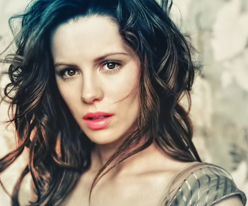 Kate Beckinsale wallpaper 960x800