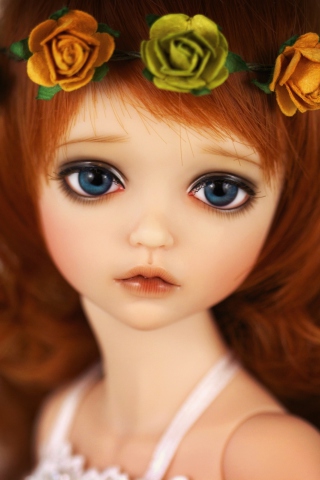 Screenshot №1 pro téma Redhead Doll With Flower Crown 320x480
