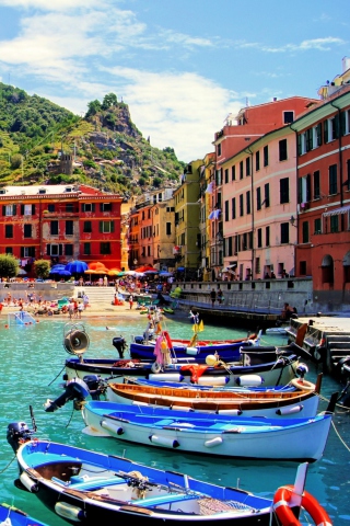 Vernazza, Italy screenshot #1 320x480