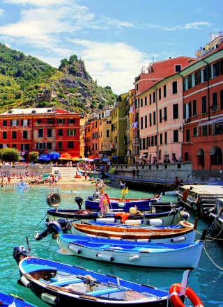 Vernazza, Italy sfondi gratuiti per Nokia C2-02