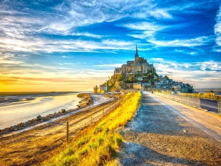 Normandy, Mont Saint Michel HDR wallpaper 320x240