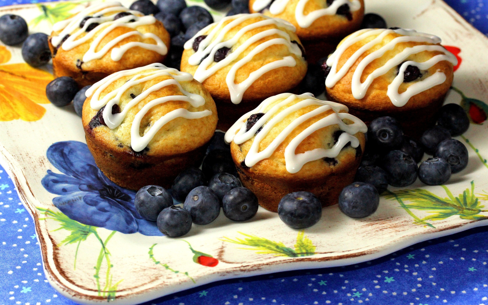 Обои Blueberry Muffins 1920x1200