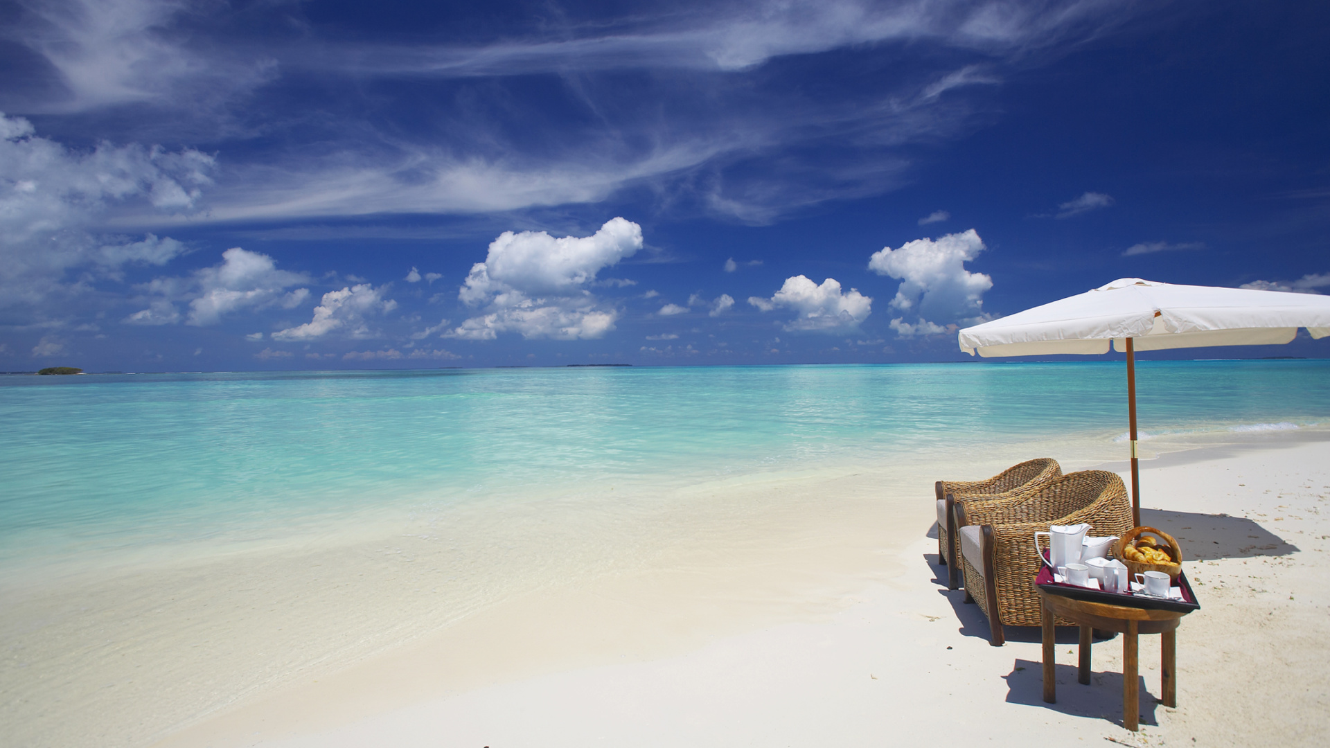 Обои Maldives Luxury all-inclusive Resort 1920x1080