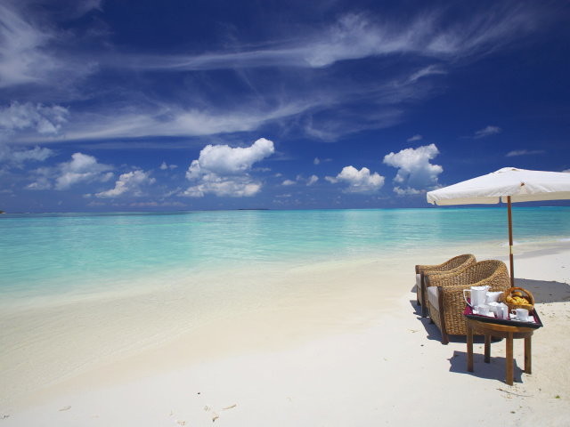 Maldives Luxury all-inclusive Resort wallpaper 640x480