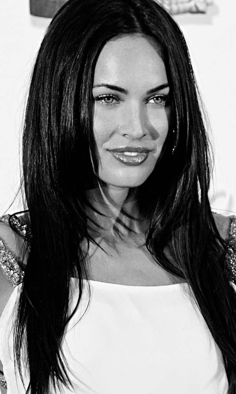 Обои Megan Fox MTV Movie Awards 768x1280