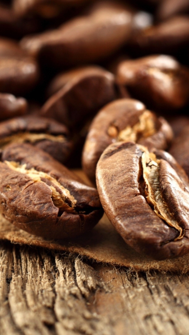 Roasted Coffee Beans wallpaper 640x1136