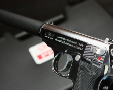 Обои Carl Walther Waffenfabrik 380 ACP Automatic Colt Pistol 220x176