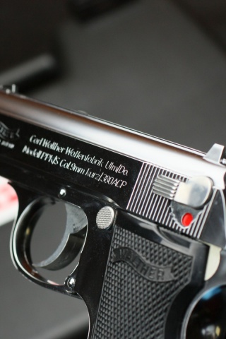 Das Carl Walther Waffenfabrik 380 ACP Automatic Colt Pistol Wallpaper 320x480