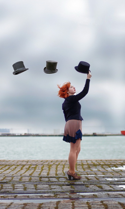 Girl And Hats screenshot #1 480x800