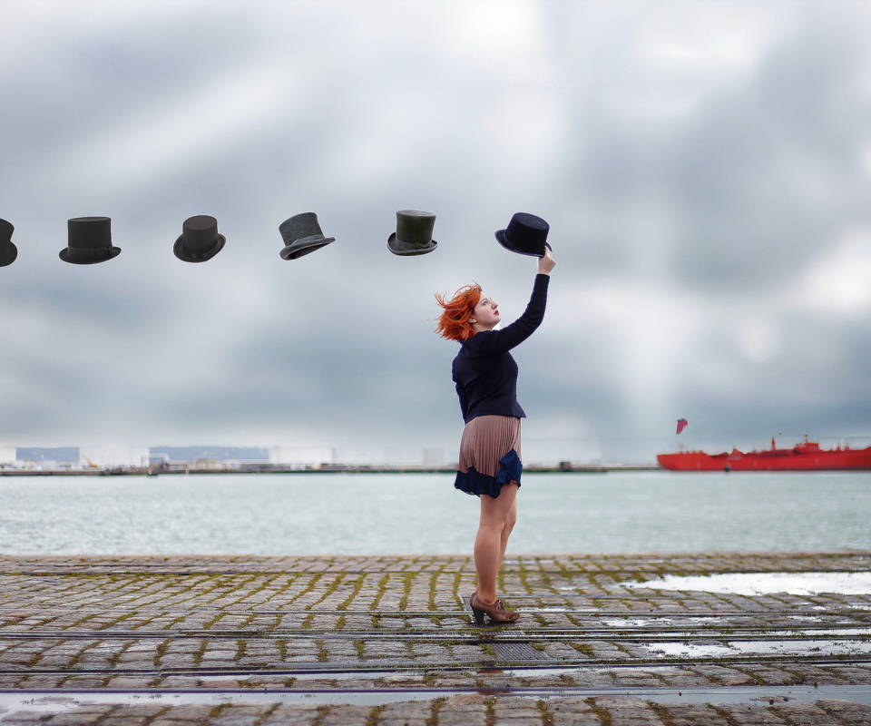 Girl And Hats screenshot #1 960x800