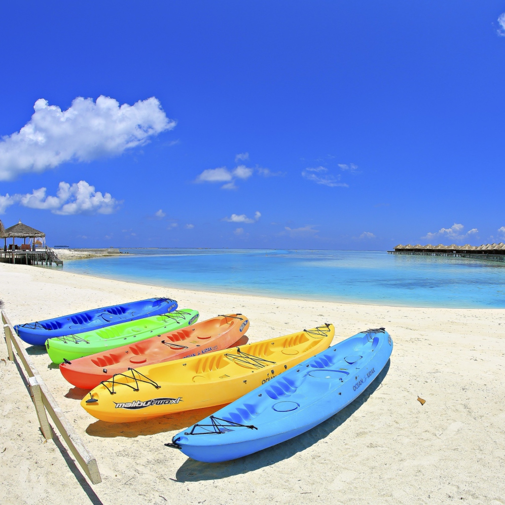 Colorful Boats At Maldives Beach wallpaper 1024x1024