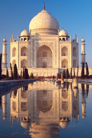 Taj Mahal - Agra India wallpaper 320x480