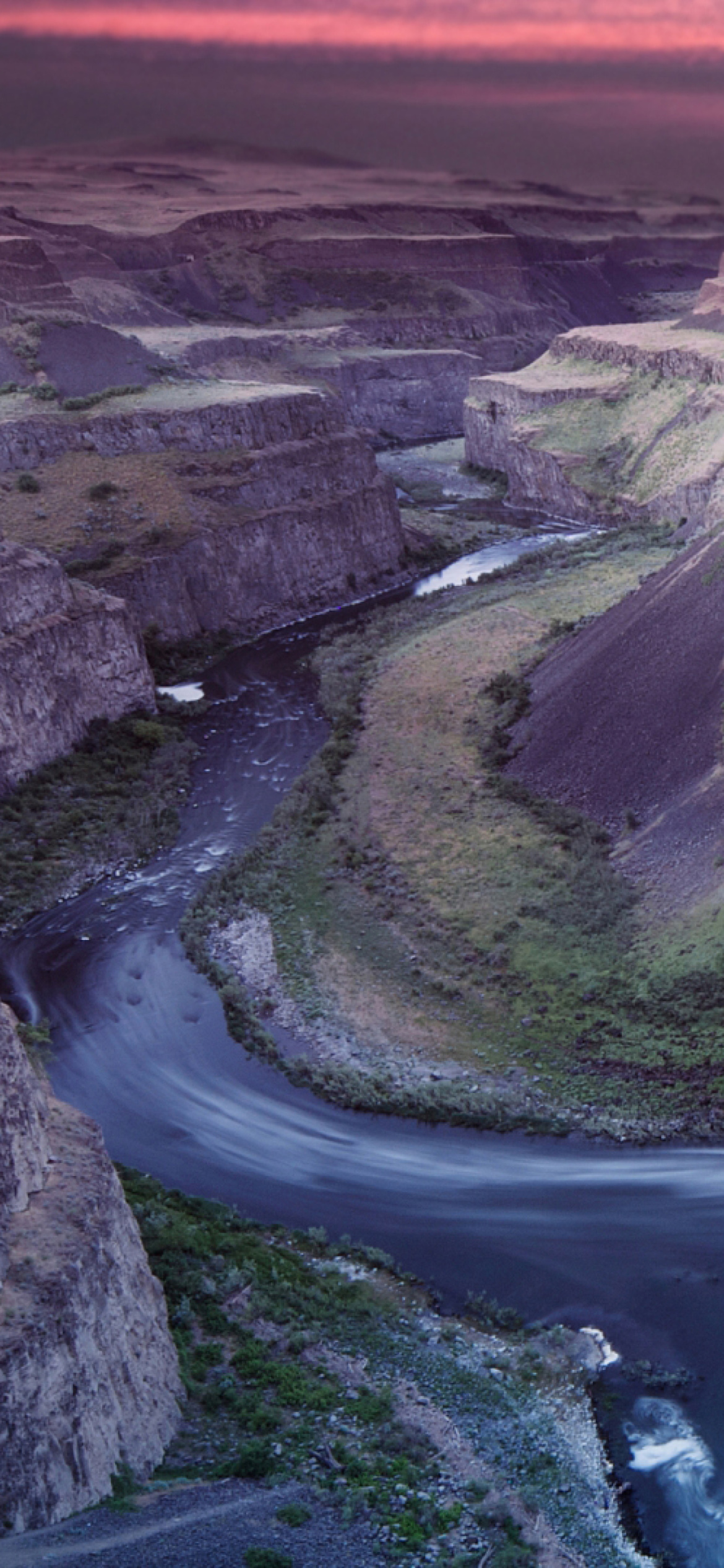 Palouse Falls Park in Washington wallpaper 1170x2532