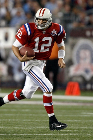 Das Tom Brady NFL Football Wallpaper 320x480