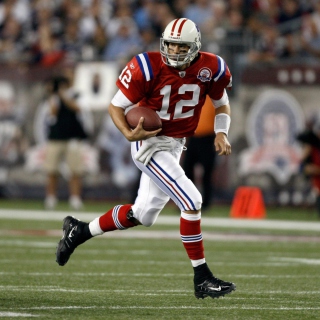 Tom Brady NFL Football - Obrázkek zdarma pro Nokia 8800