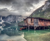 Lake Braies - South Tyrol wallpaper 176x144