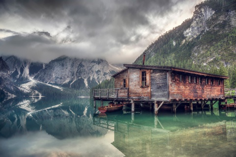 Lake Braies - South Tyrol screenshot #1 480x320