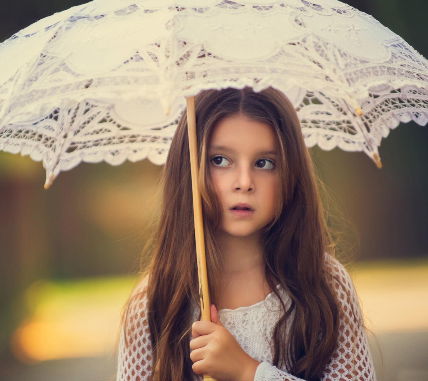 Обои Girl With Lace Umbrella 1440x1280