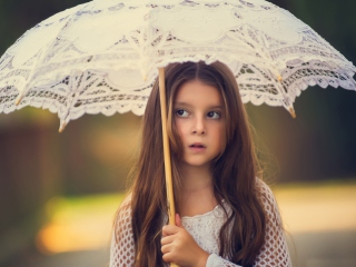 Girl With Lace Umbrella wallpaper 320x240
