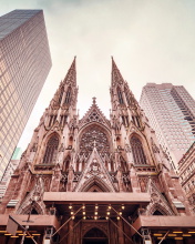 St Patricks Cathedral In New York wallpaper 176x220